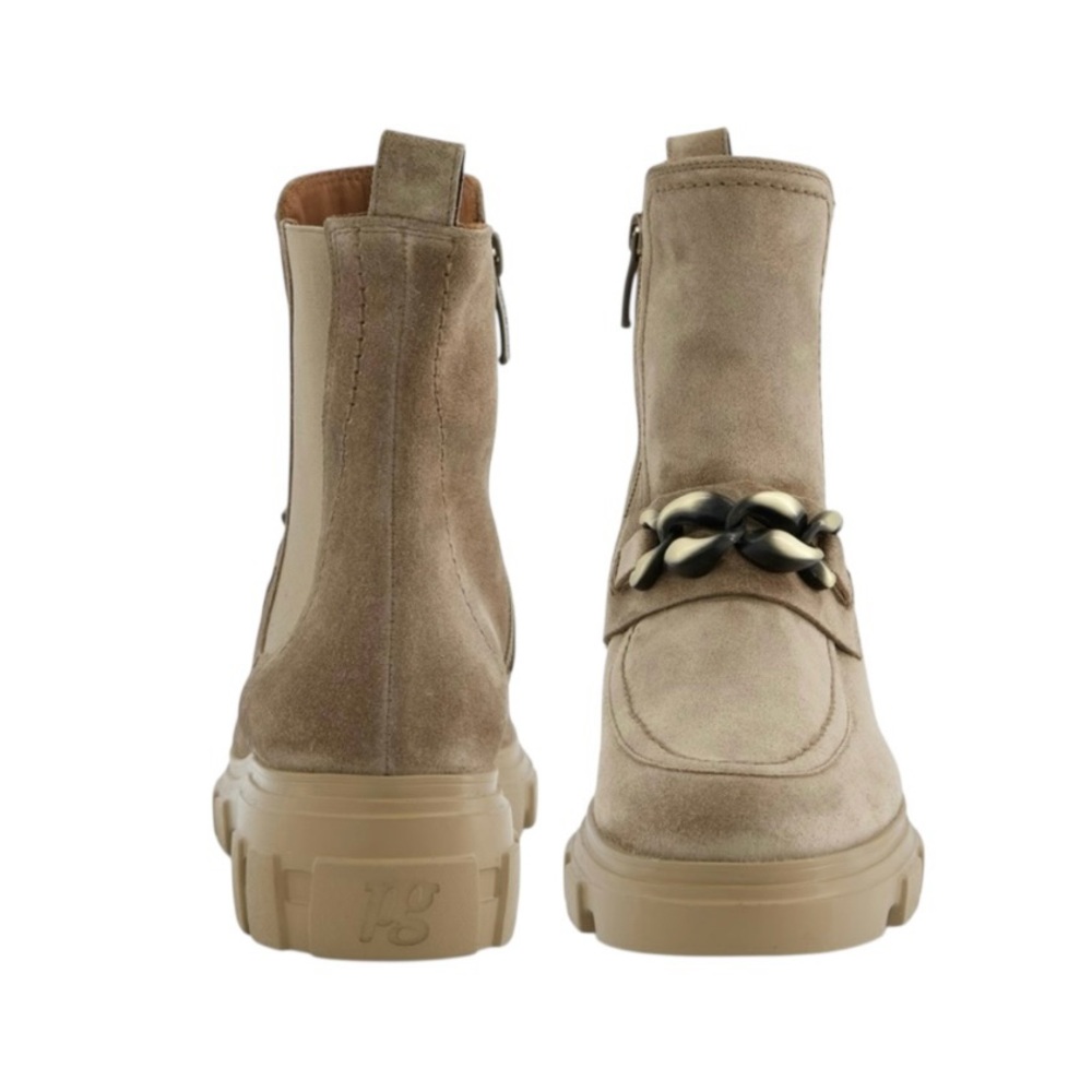 Lug Sole Boot with chain. Color: Cream suede leather Never used